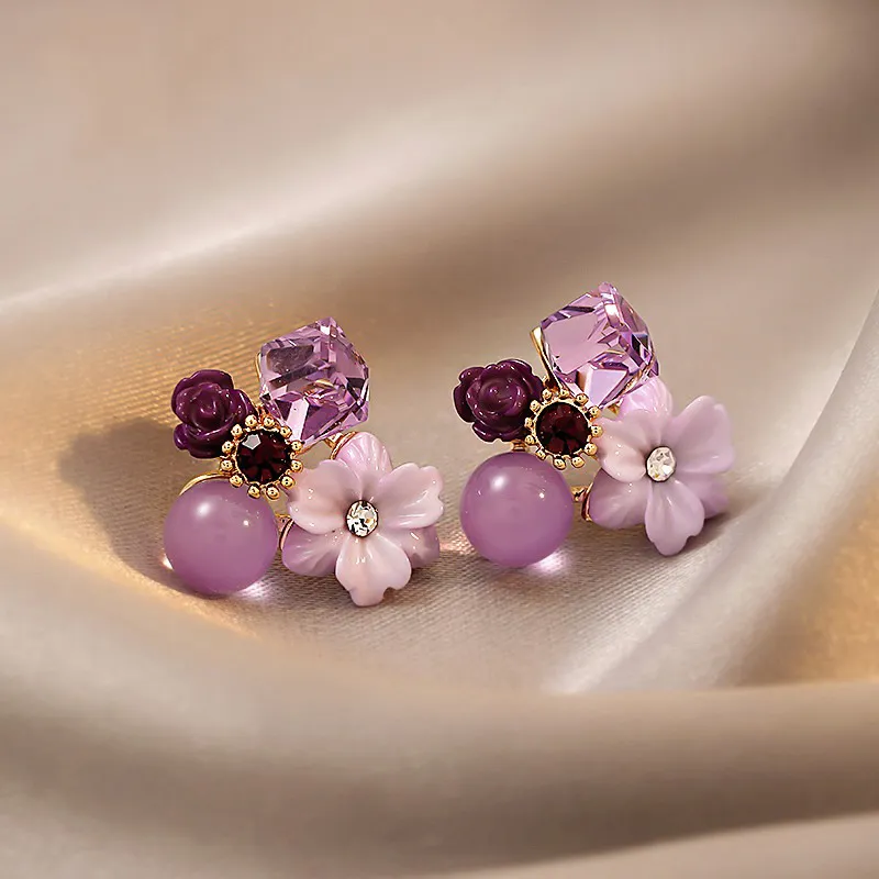Brinco Flor com Cristais Preciosos - Elegância e Sofisticação